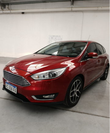 FOCUS TITANIUM 2018 con 111000 kms